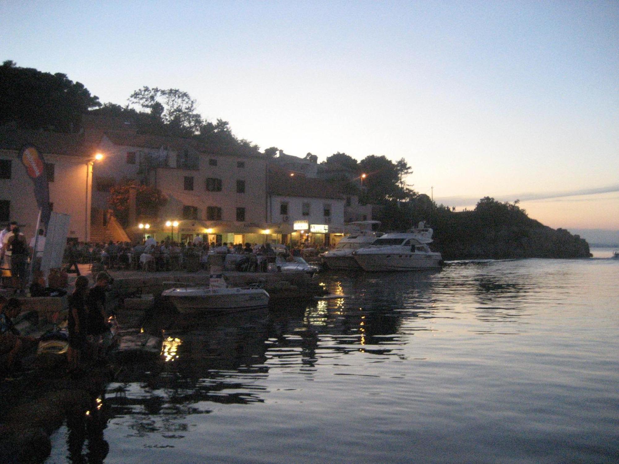 Apartments Veli Lošinj Екстериор снимка